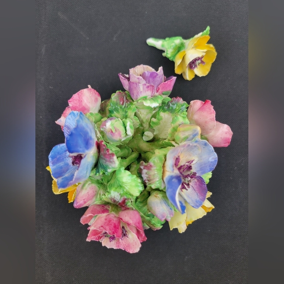 Vintage Crown Staffordshire Bone China Colorful Floral Bouquet ~ Pretty w/ FLAWS - Picture 7 of 16